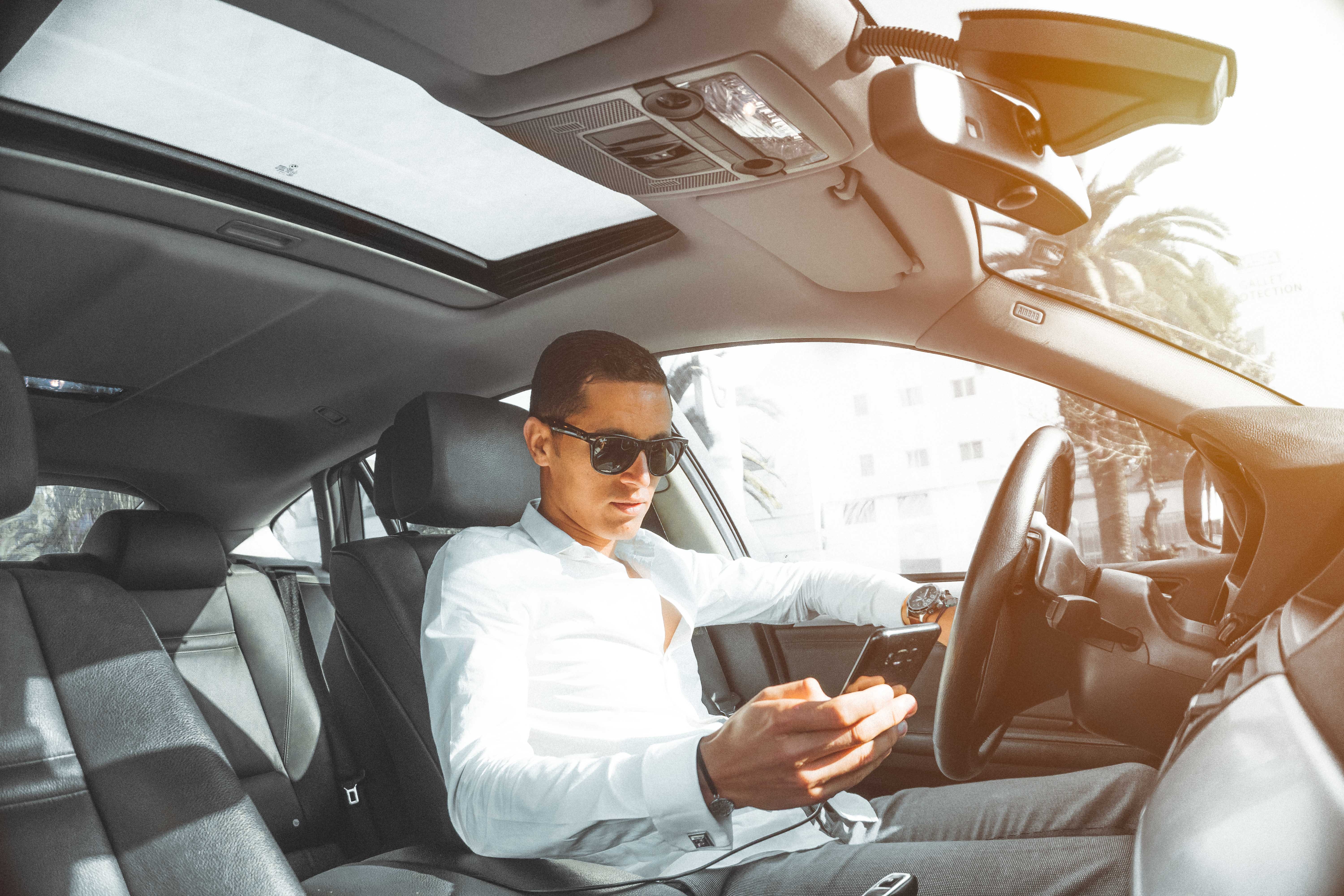 distracted-driving-car-accident-attorney